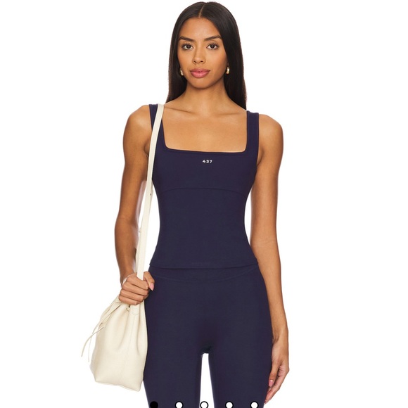 New 437 Set: The Essentials Legging and The Square Tank in Navy Size Medium - Picture 3 of 8